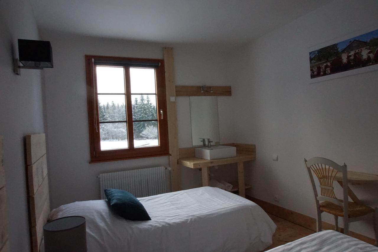 Auberge De La Perdrix Hauterive-la-Fresse Kültér fotó